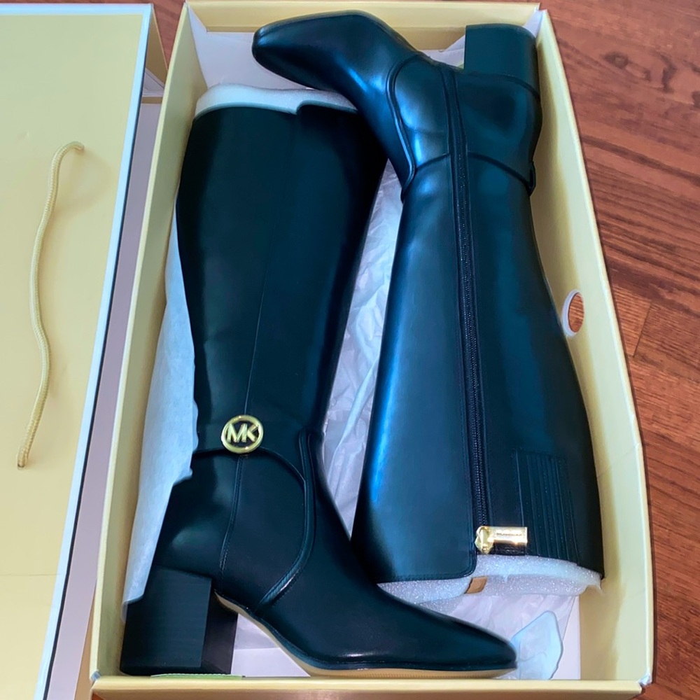 Michale Kors Boots